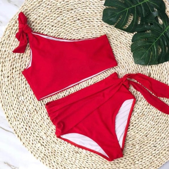 Bathing suit - Picture 1 of 1